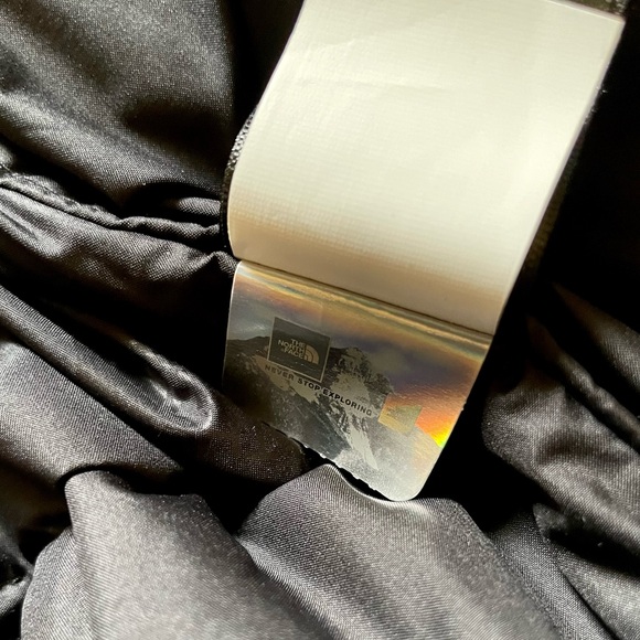 The North Face Men’s Sierra Down Black Parka - Picture 9 of 9